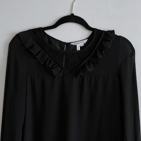 🖤 Lace Accent LBD 🖤 - Picture 2 of 3